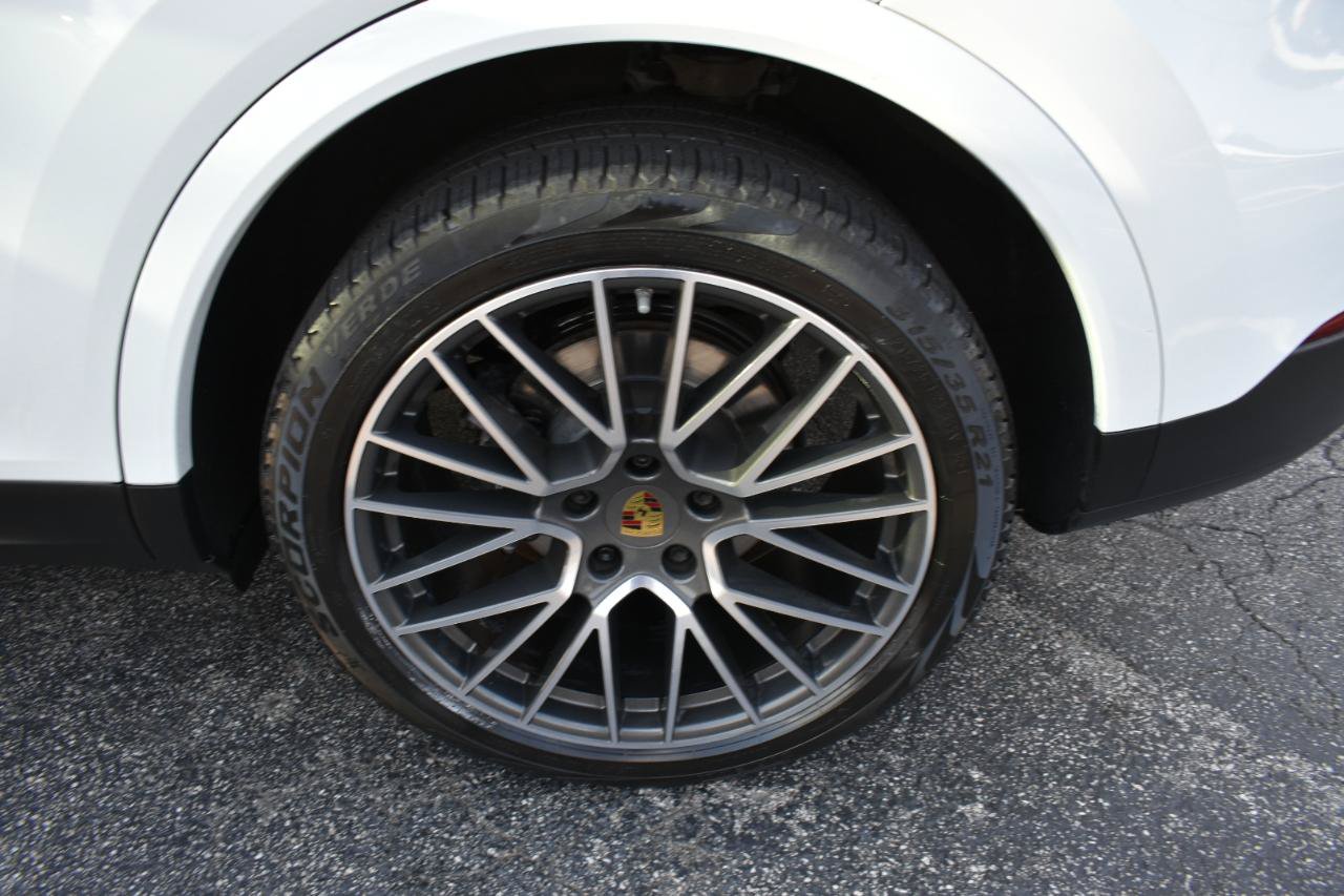 Used 2019 Porsche Cayenne AWD/4WD image 35