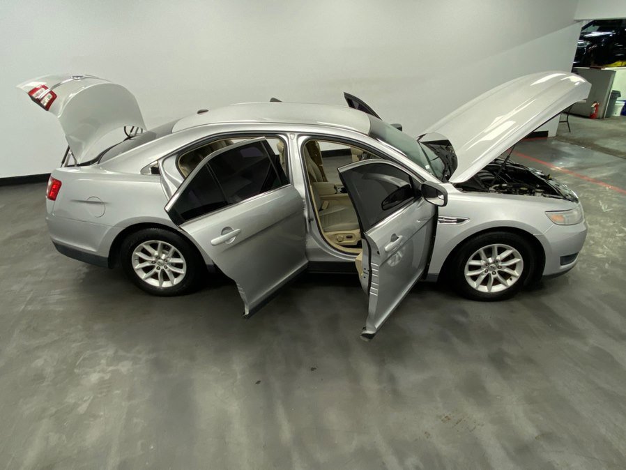 Used 2013 Ford Taurus SE image 48