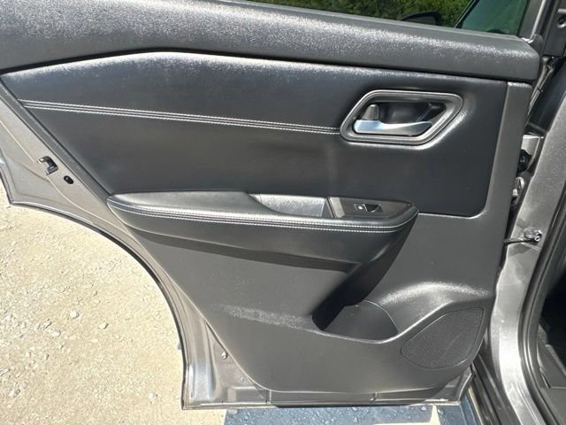 Used 2025 Nissan Rogue SL AWD/4WD image 23