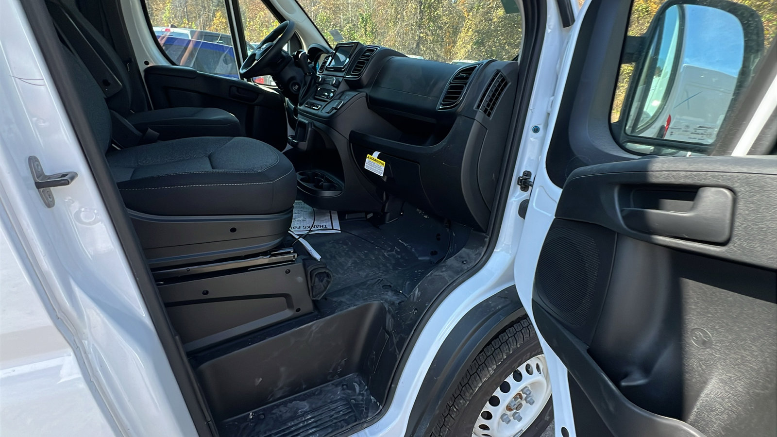 Used 2025 RAM ProMaster 2500 w/ Storage Group image 19