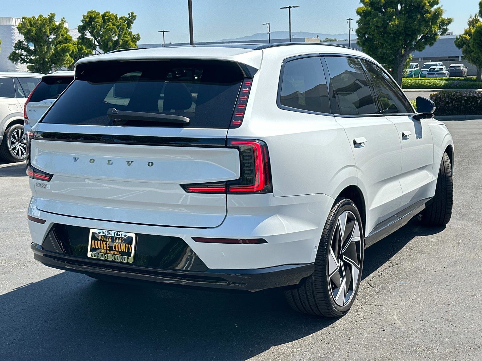 Certified 2025 Volvo EX90 Ultra image 4