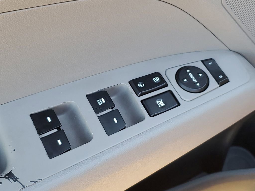 Used 2017 Hyundai Elantra SE image 22