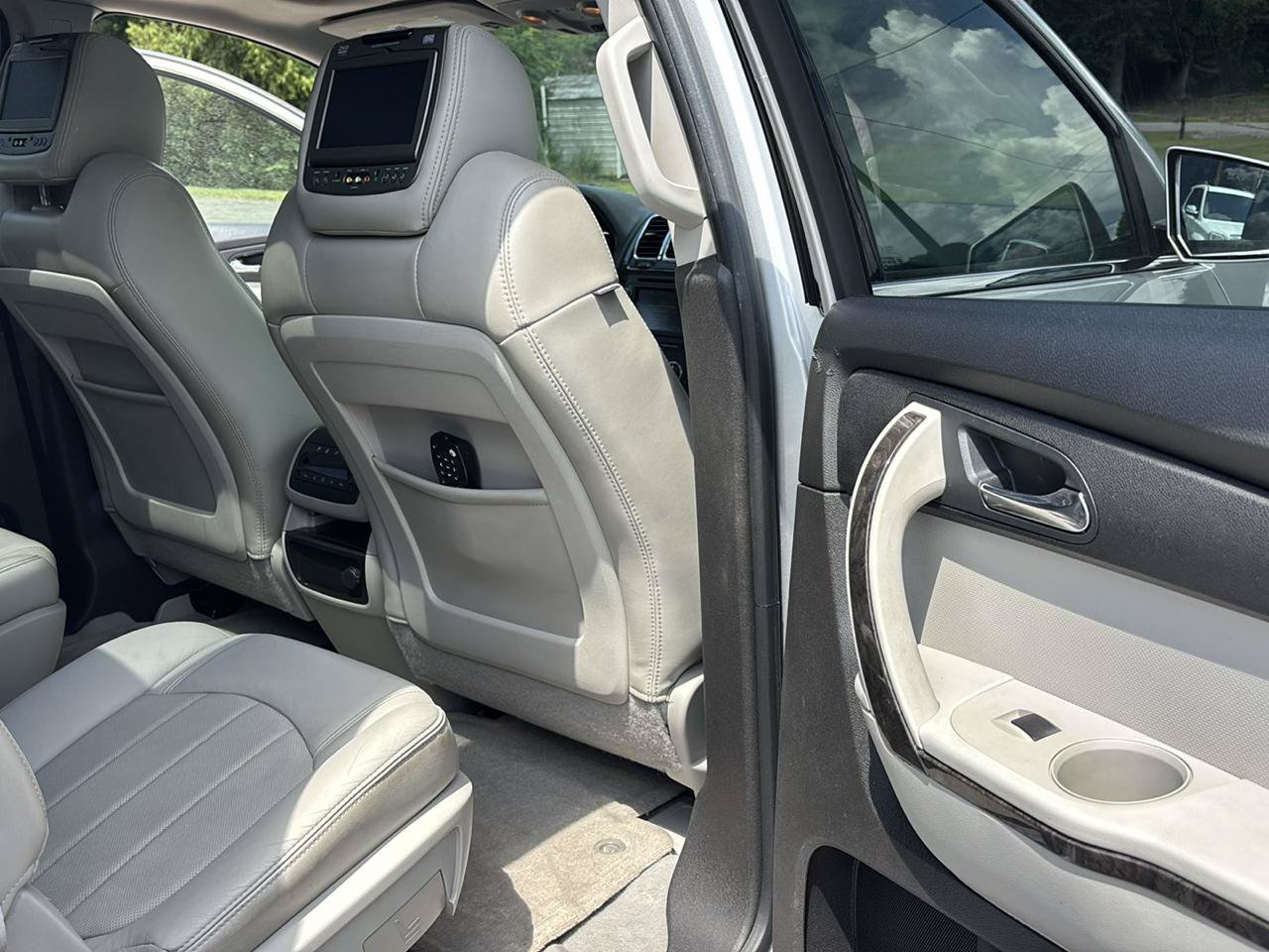 Used 2011 GMC Acadia Denali FWD image 16