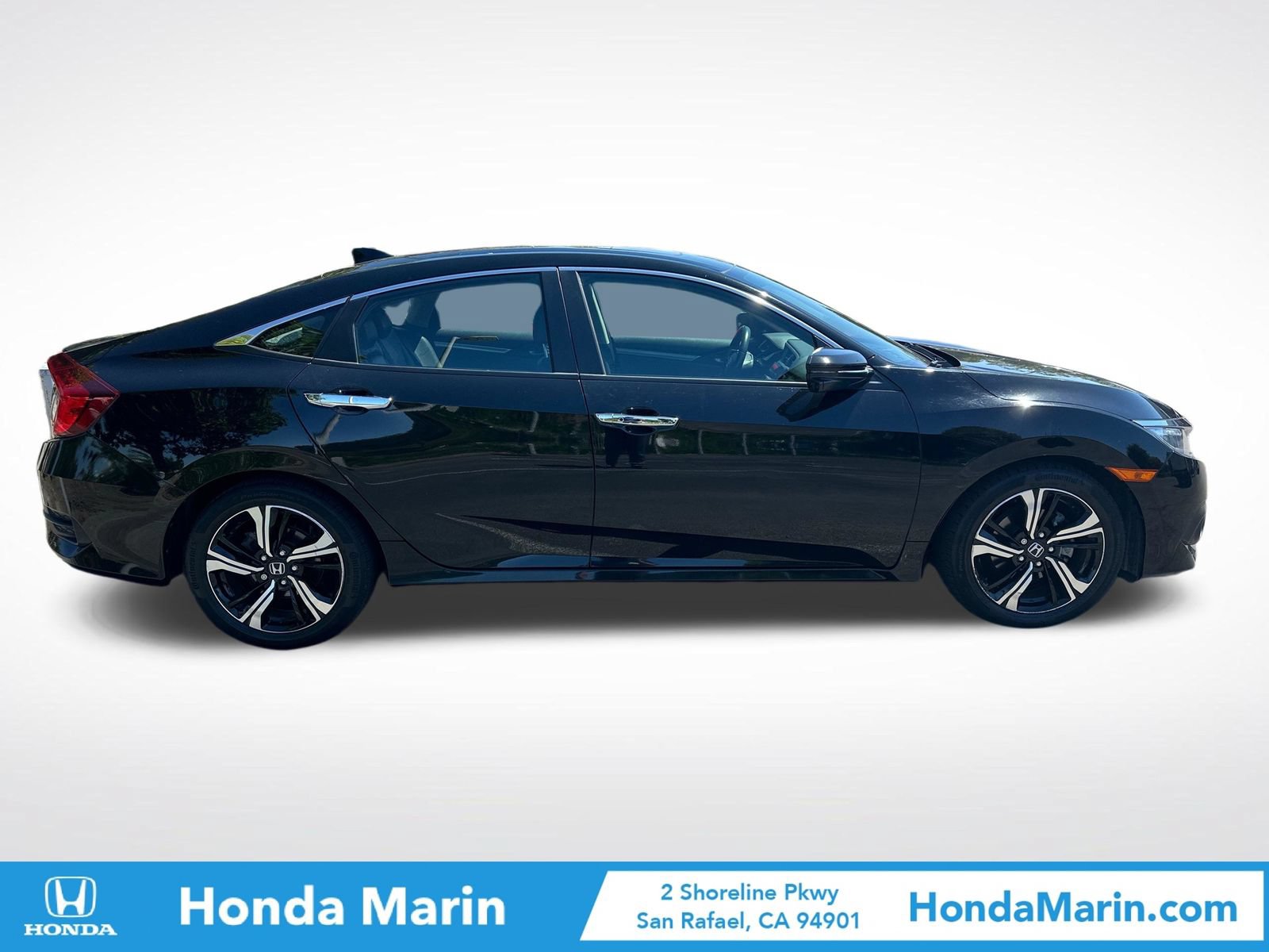 Used 2017 Honda Civic Touring image 2
