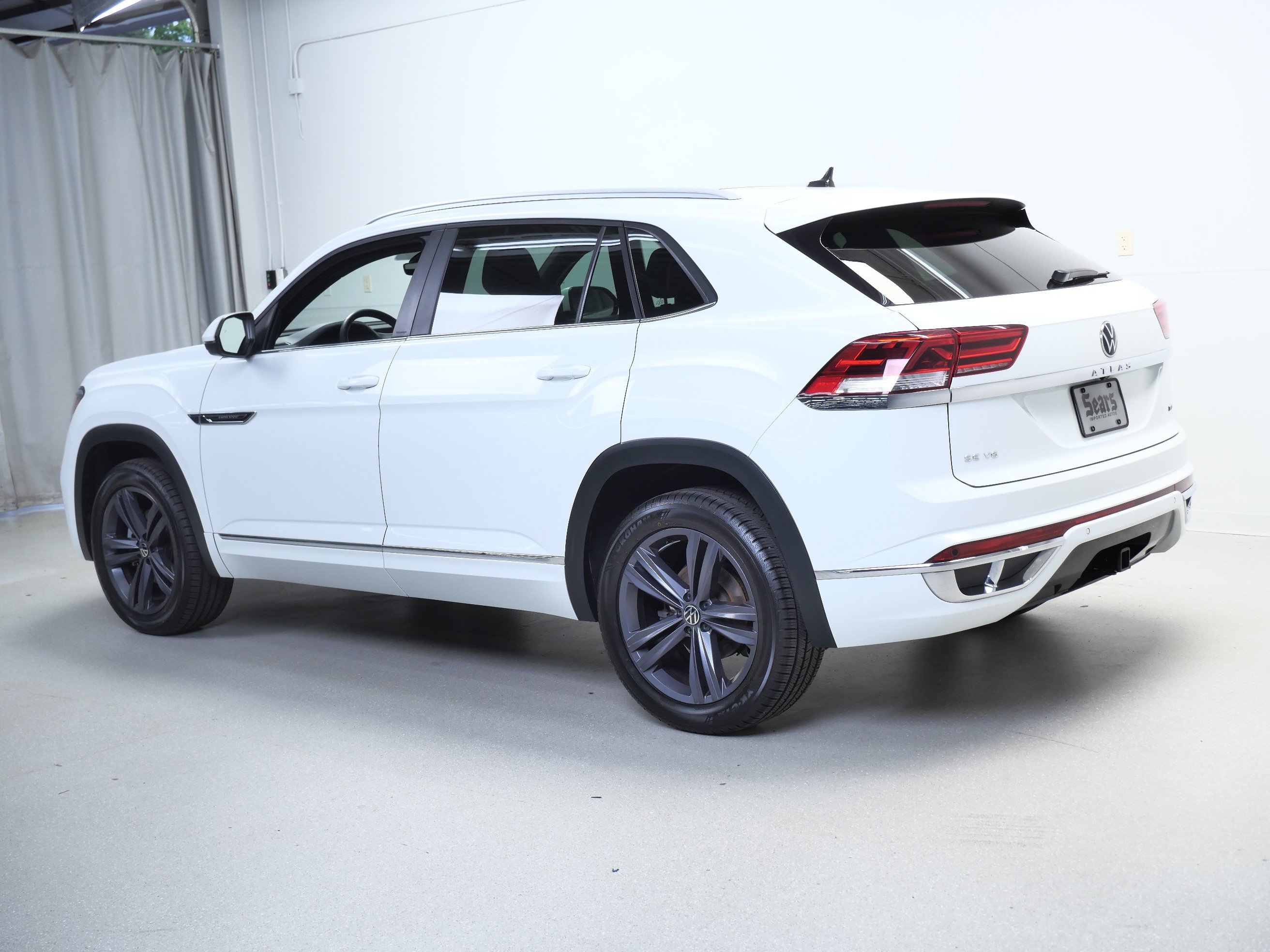 Used 2021 Volkswagen Atlas Cross Sport SE w/ Panoramic Sunroof Package AWD/4WD image 11