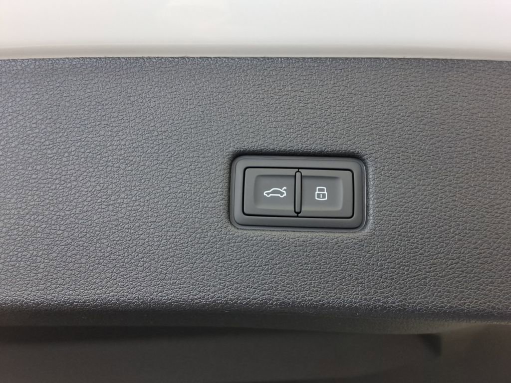 New 2026 Audi Q8 Premium Plus image 22