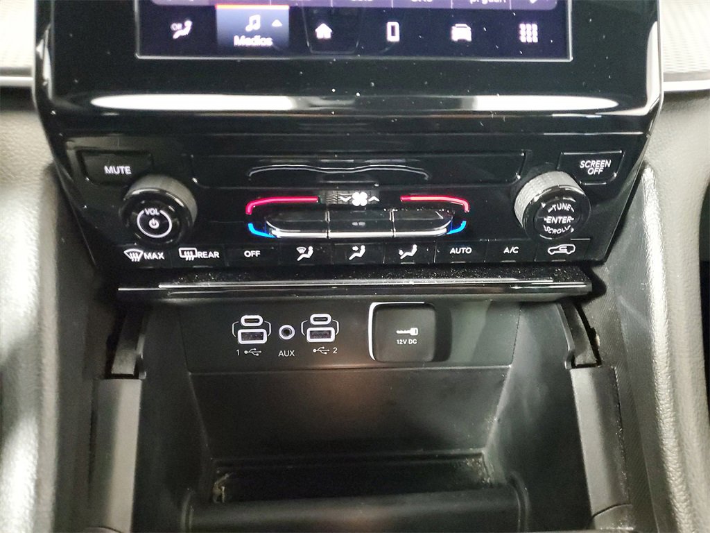 Used 2024 Jeep Grand Cherokee L Laredo image 20