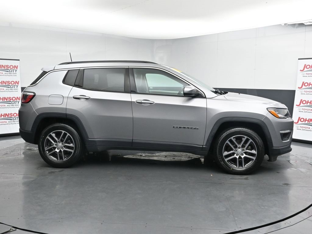 Used 2019 Jeep Compass Latitude w/ Popular Equipment Group image 9