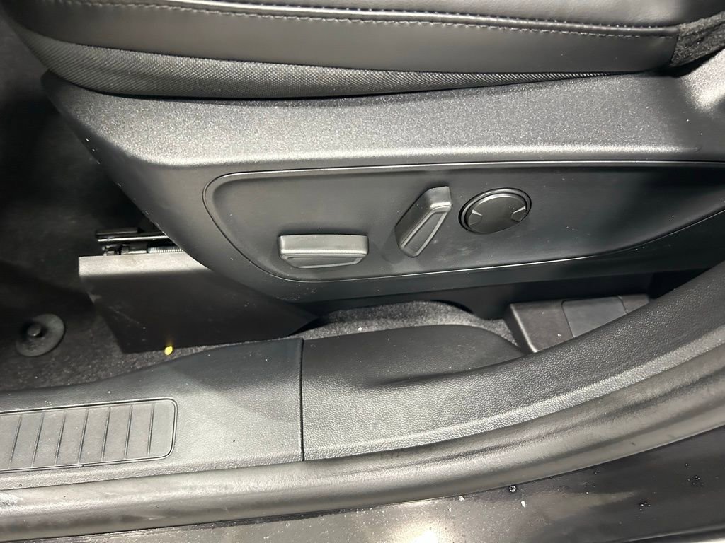 New 2026 Ford Escape SE FWD image 11