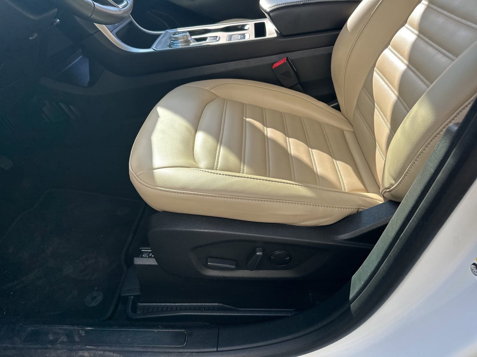 Certified 2024 Ford Edge SEL w/ Convenience Package image 17