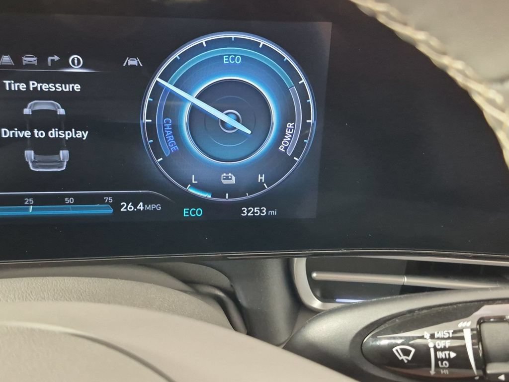 Used 2025 Hyundai Elantra SEL FWD image 22