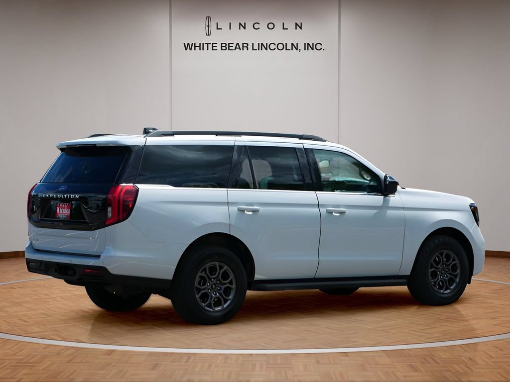 Used 2025 Ford Expedition Active AWD/4WD image 5