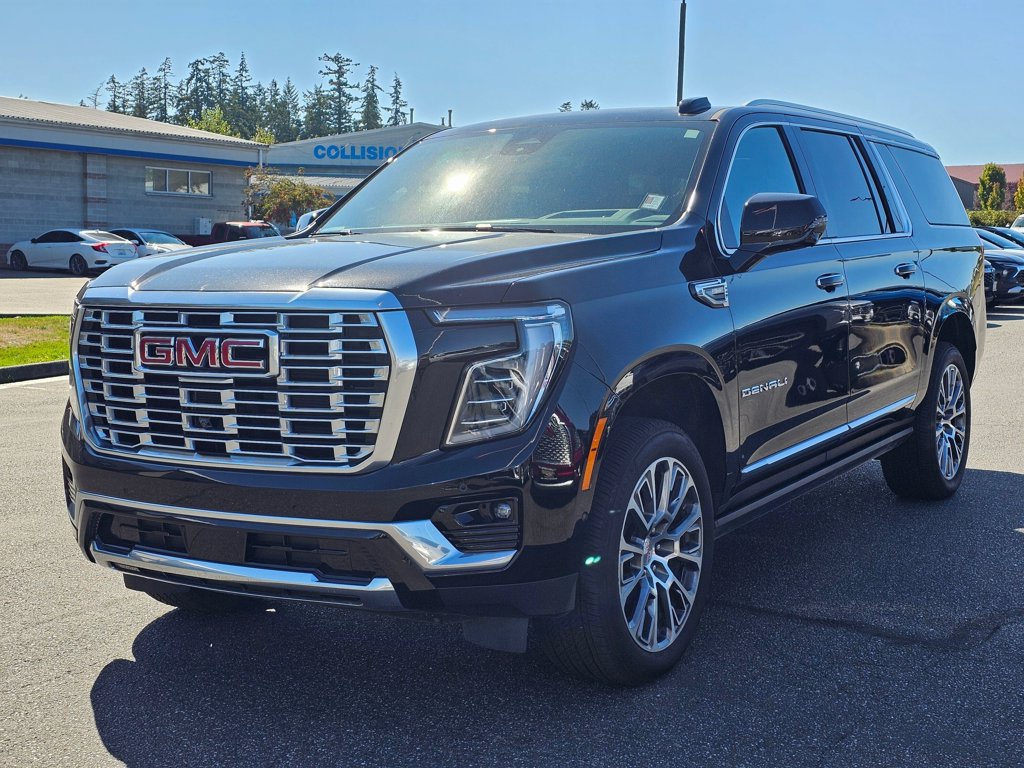 Used 2026 GMC Yukon XL Denali w/ Sun & Power Step Package AWD/4WD image 7