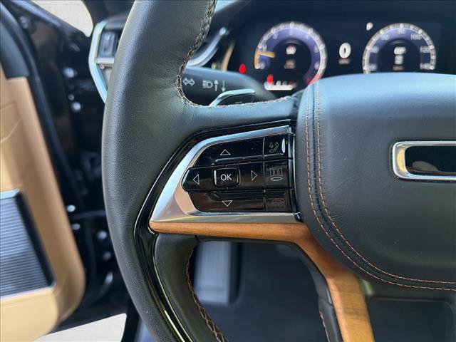 Used 2024 Jeep Grand Cherokee Summit AWD/4WD image 15