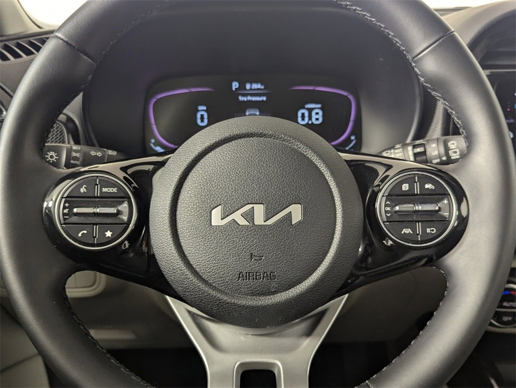 Used 2023 Kia Soul EX image 16