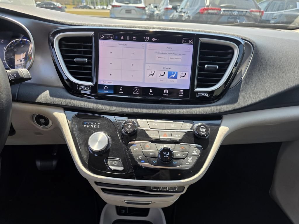 Used 2023 Chrysler Pacifica Touring-L FWD image 26
