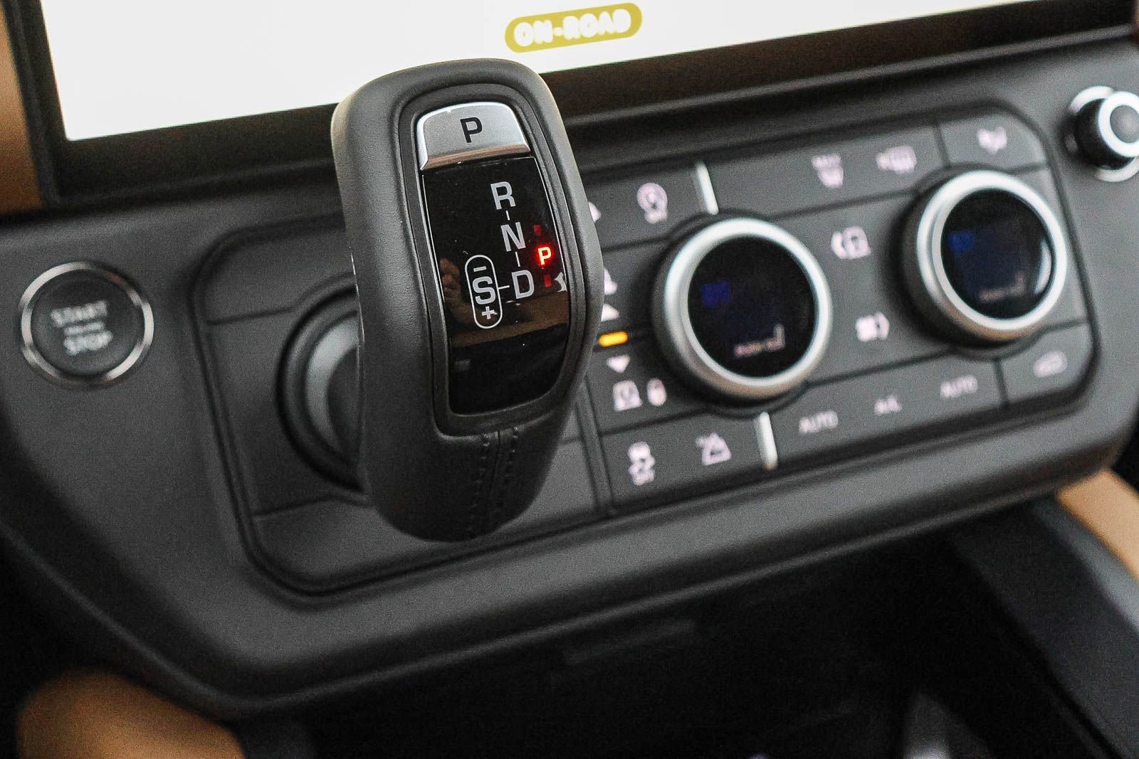 New 2026 Land Rover Defender 110 X-Dynamic SE AWD/4WD image 39