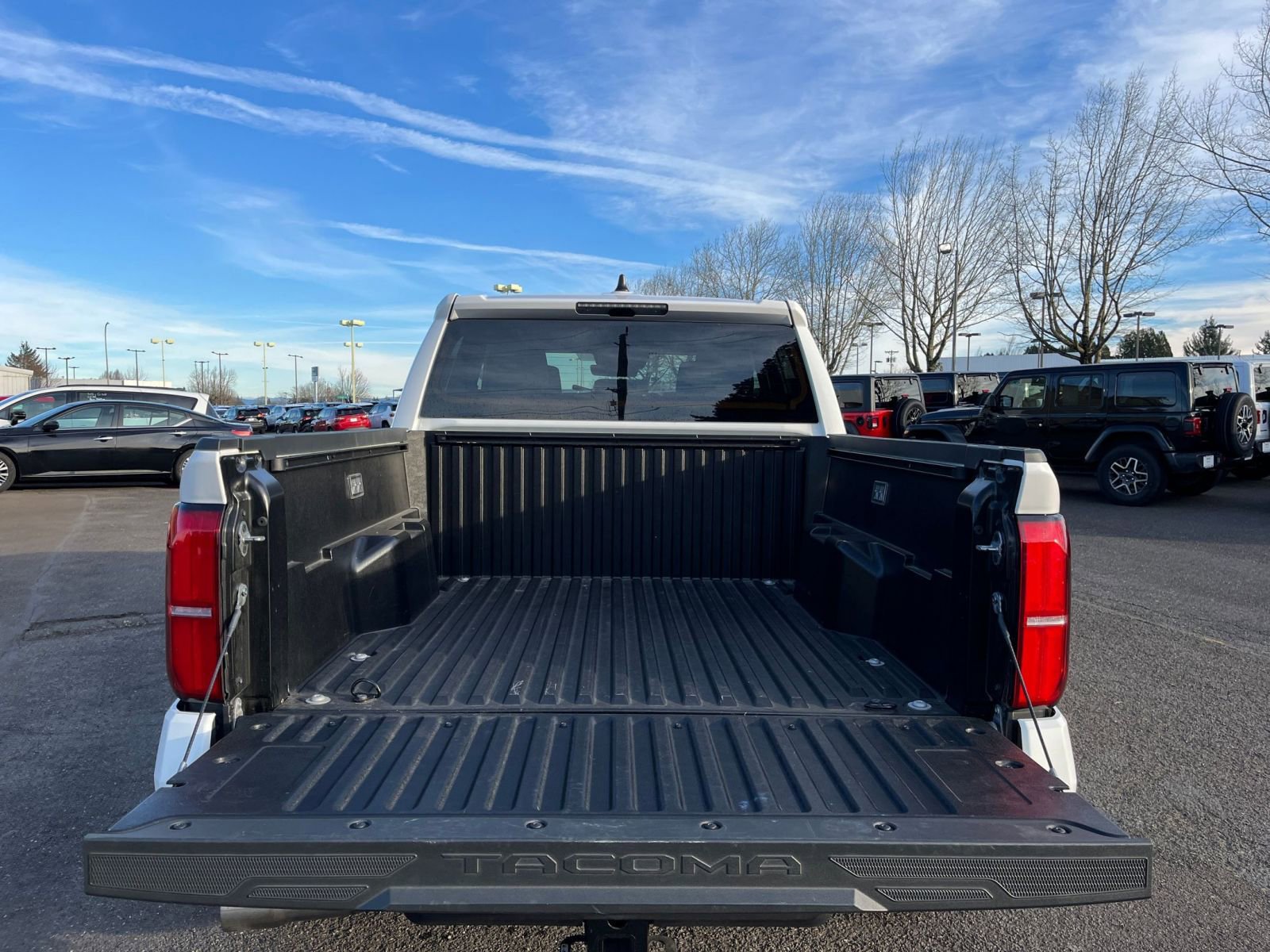 Used 2025 Toyota Tacoma TRD Off-Road image 32