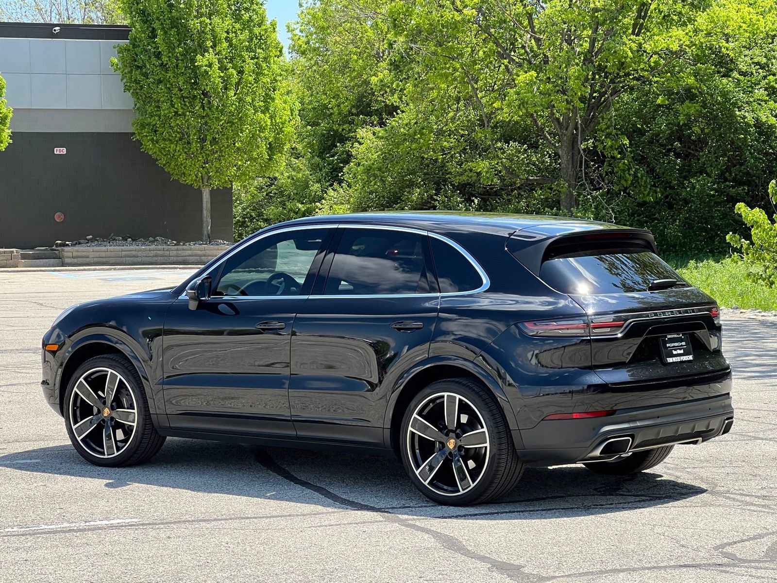 Certified 2022 Porsche Cayenne AWD/4WD image 3