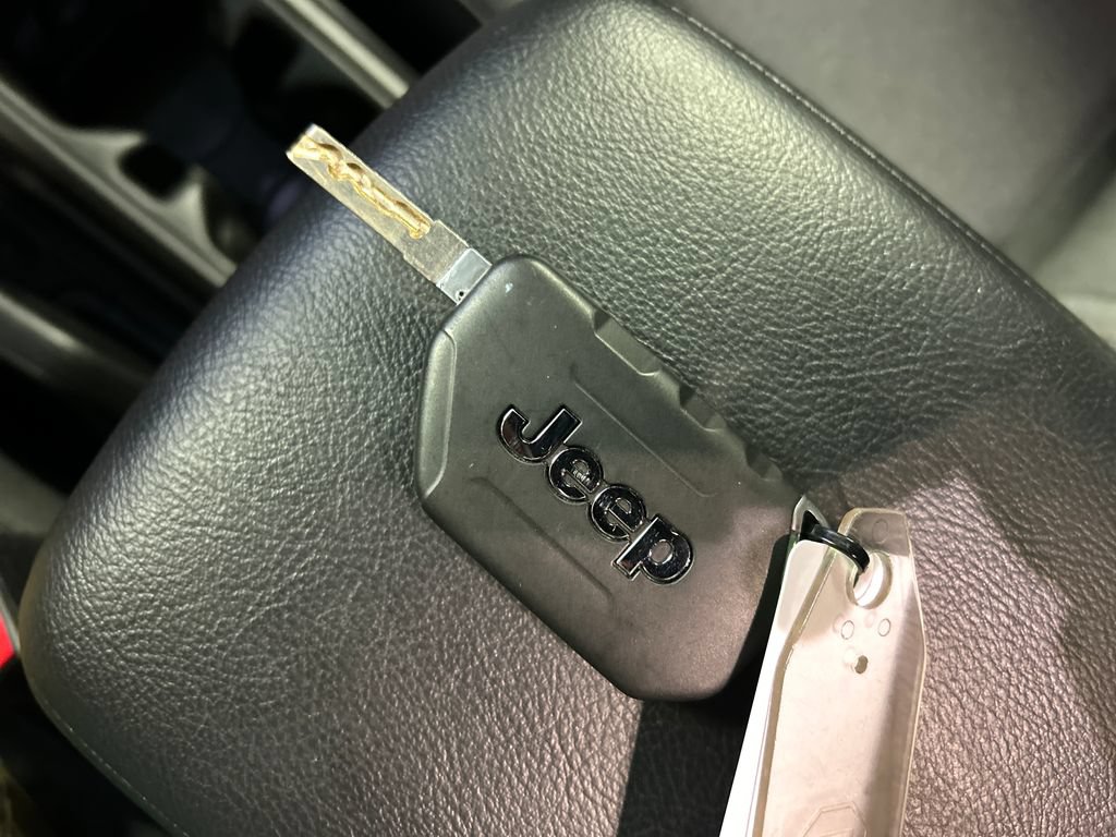 Used 2024 Jeep Wrangler Sport AWD/4WD image 21