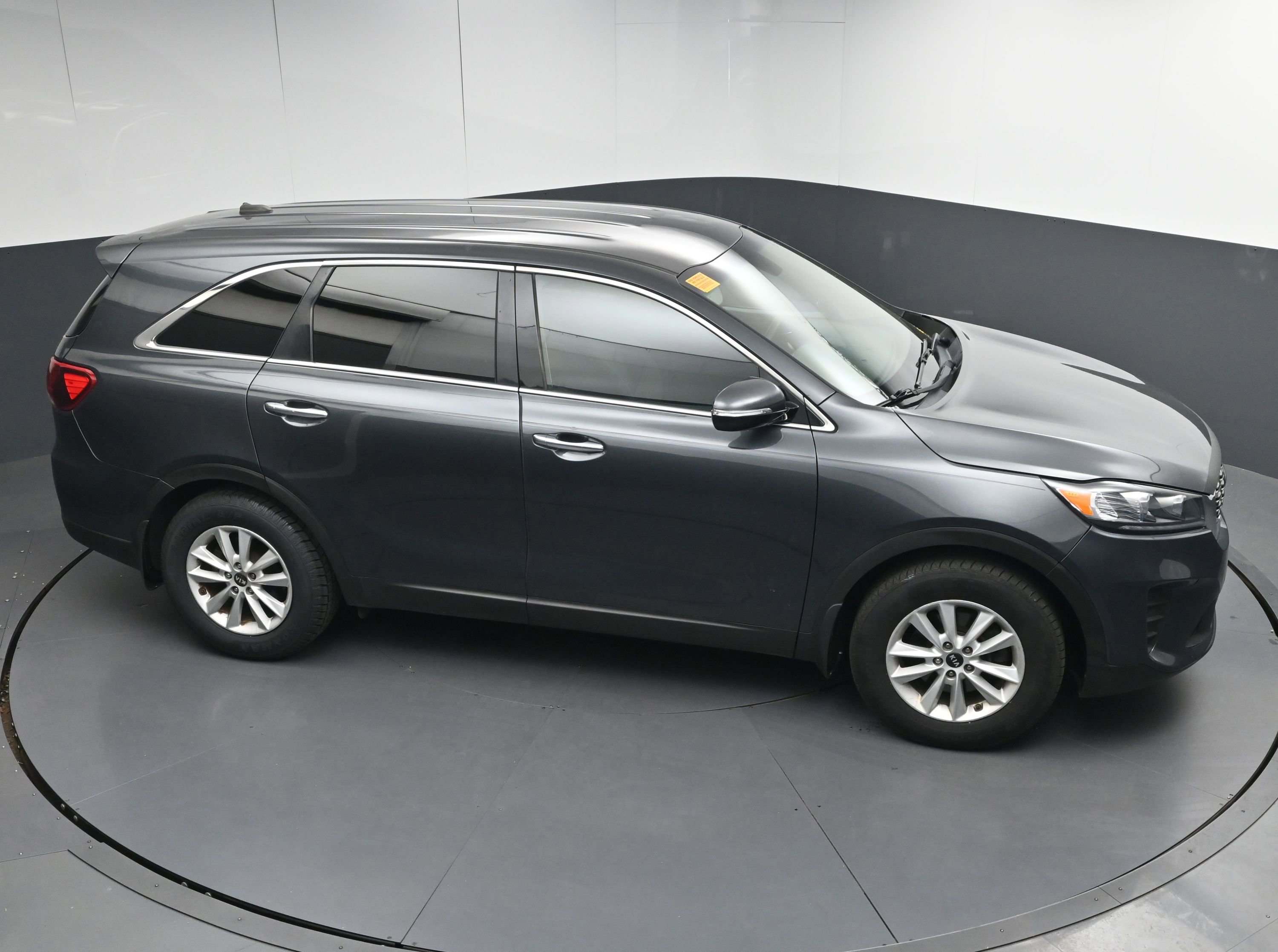 Used 2020 Kia Sorento LX image 36