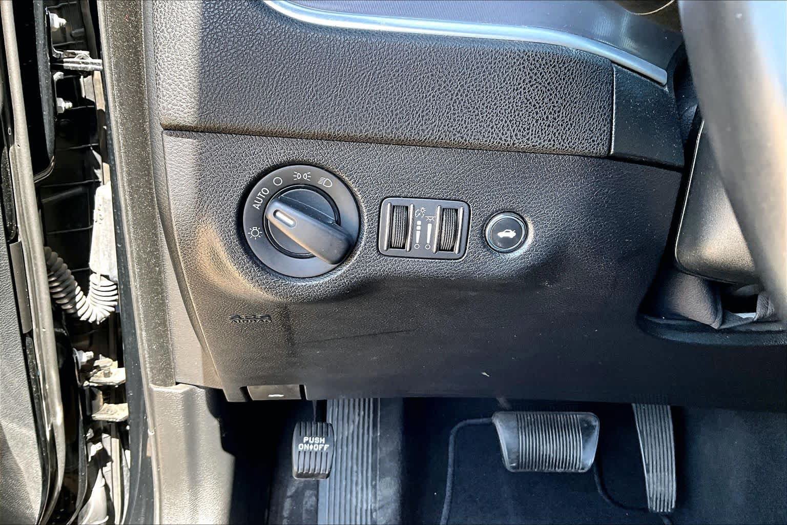 Used 2022 Dodge Charger SXT RWD image 33