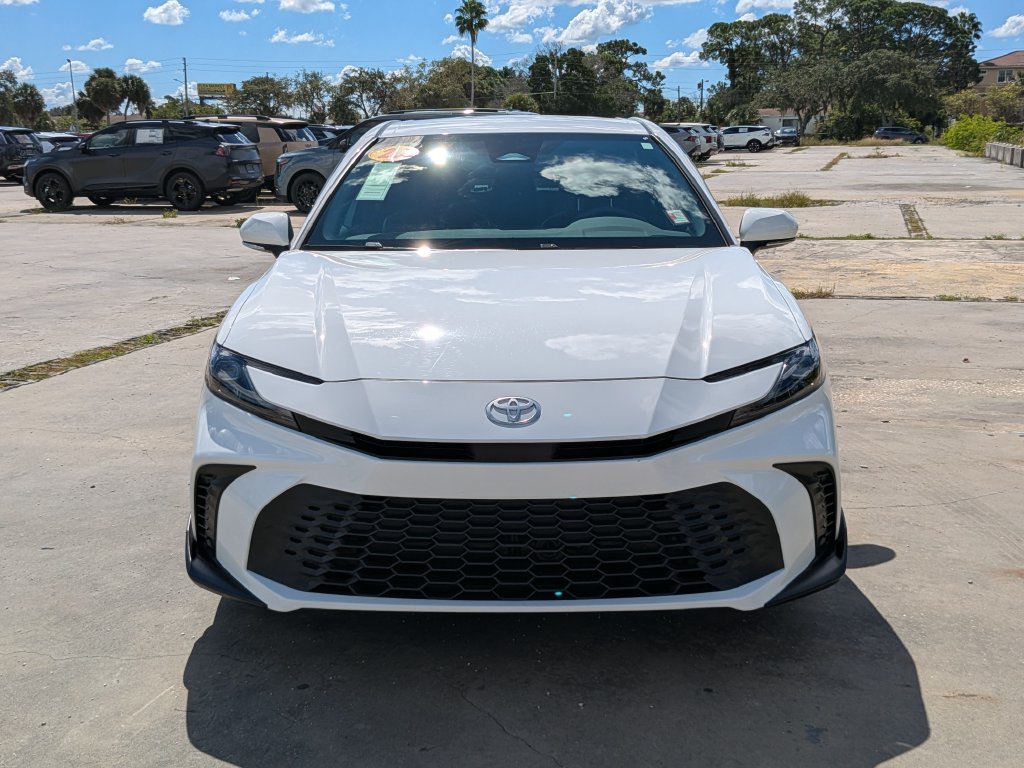 Used 2026 Toyota Camry SE FWD image 3