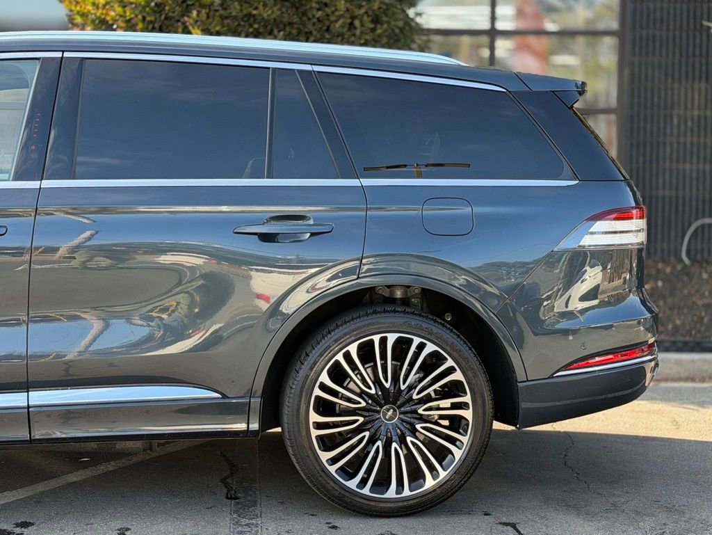 Used 2023 Lincoln Aviator Black Label image 11