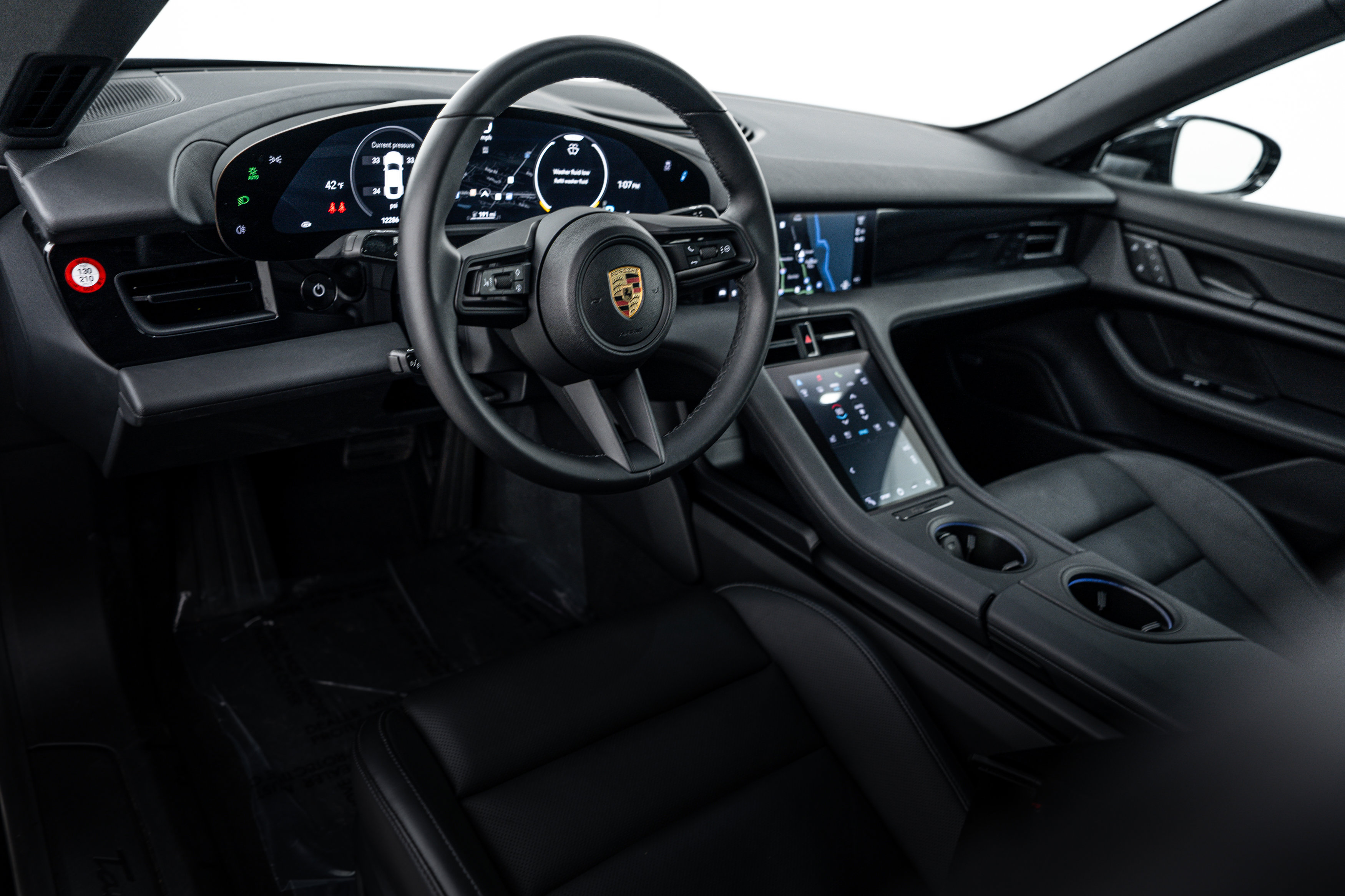Certified 2024 Porsche Taycan image 4