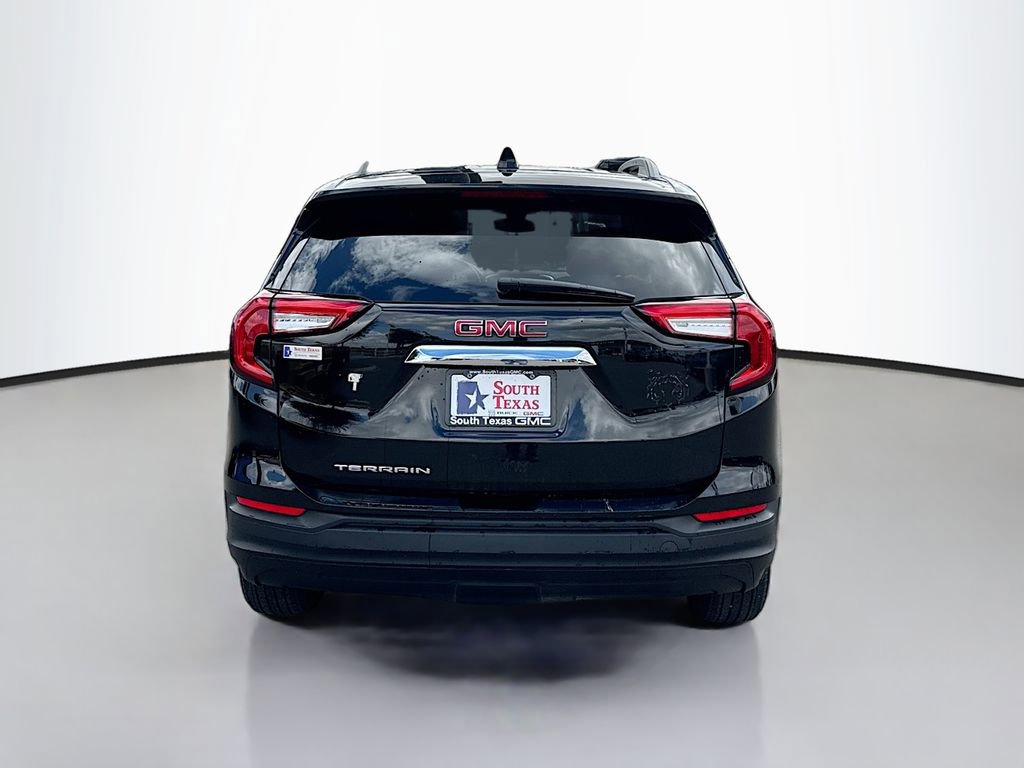 Used 2024 GMC Terrain SLE w/ Driver Convenience Package FWD image 6