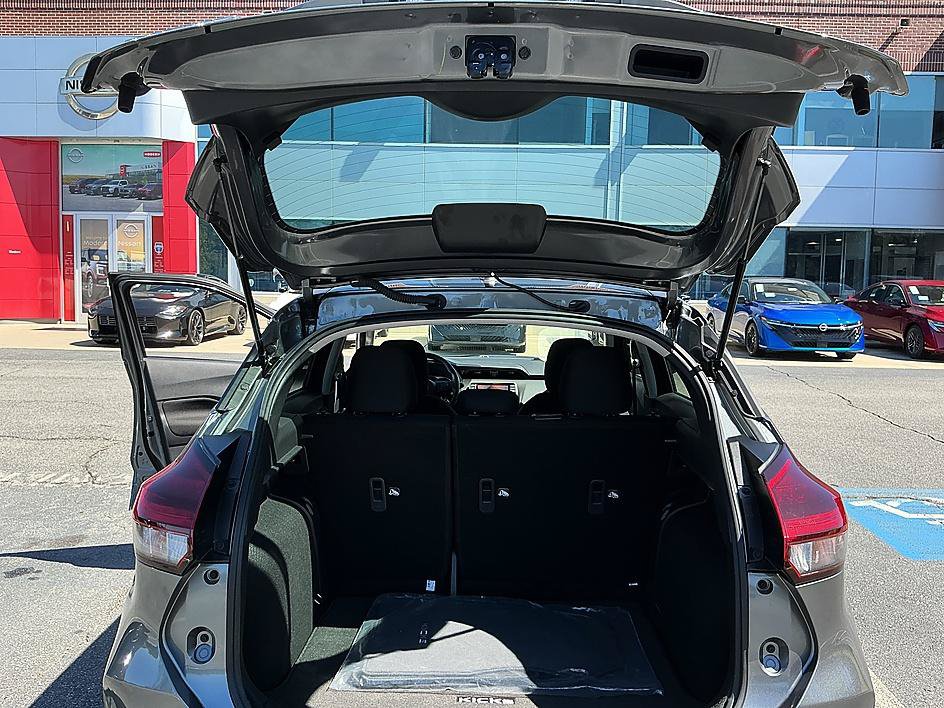 Certified 2025 Nissan Kicks Play S FWD image 27