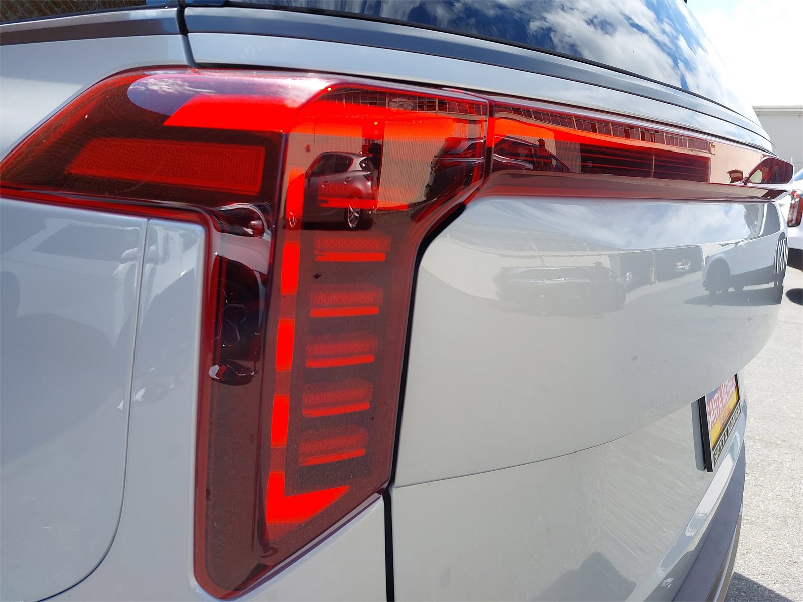 Certified 2025 Kia Carnival SX Prestige image 44