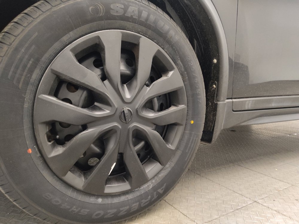 Used 2018 Nissan Rogue S image 31