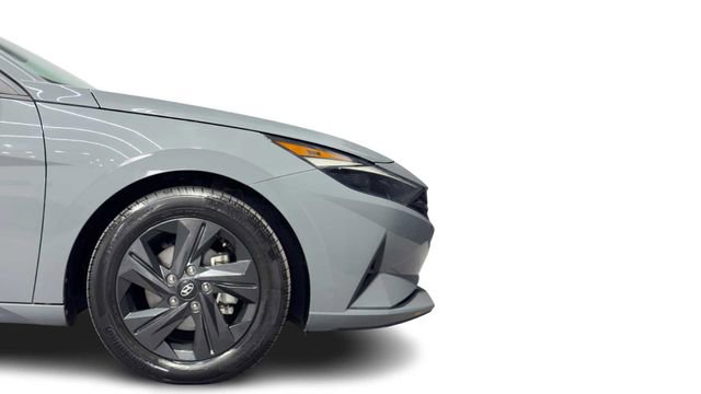 Used 2022 Hyundai Elantra SEL w/ Convenience Package FWD image 8