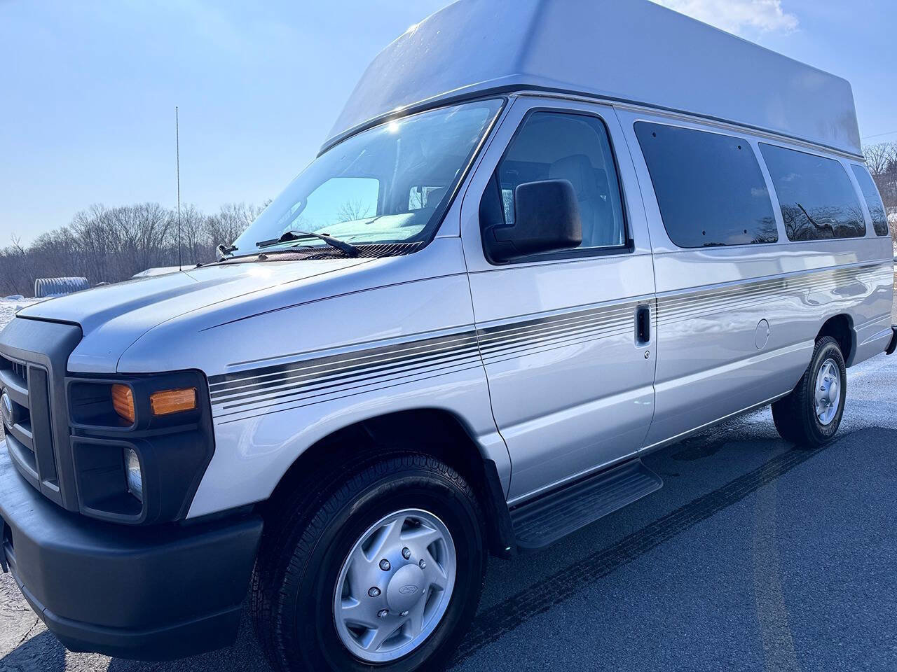 Used 2012 Ford E-350 and Econoline 350 XL w/ PWR Windows & Locks Group image 4