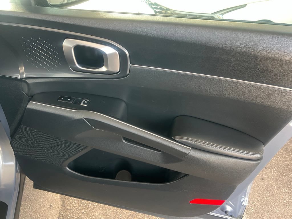 Certified 2024 Kia Sorento LX FWD image 21