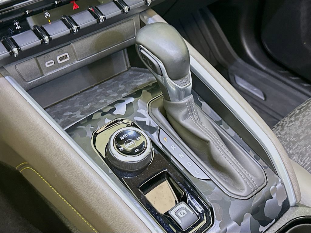 Used 2024 Chevrolet Colorado ZR2 w/ Technology Package image 18