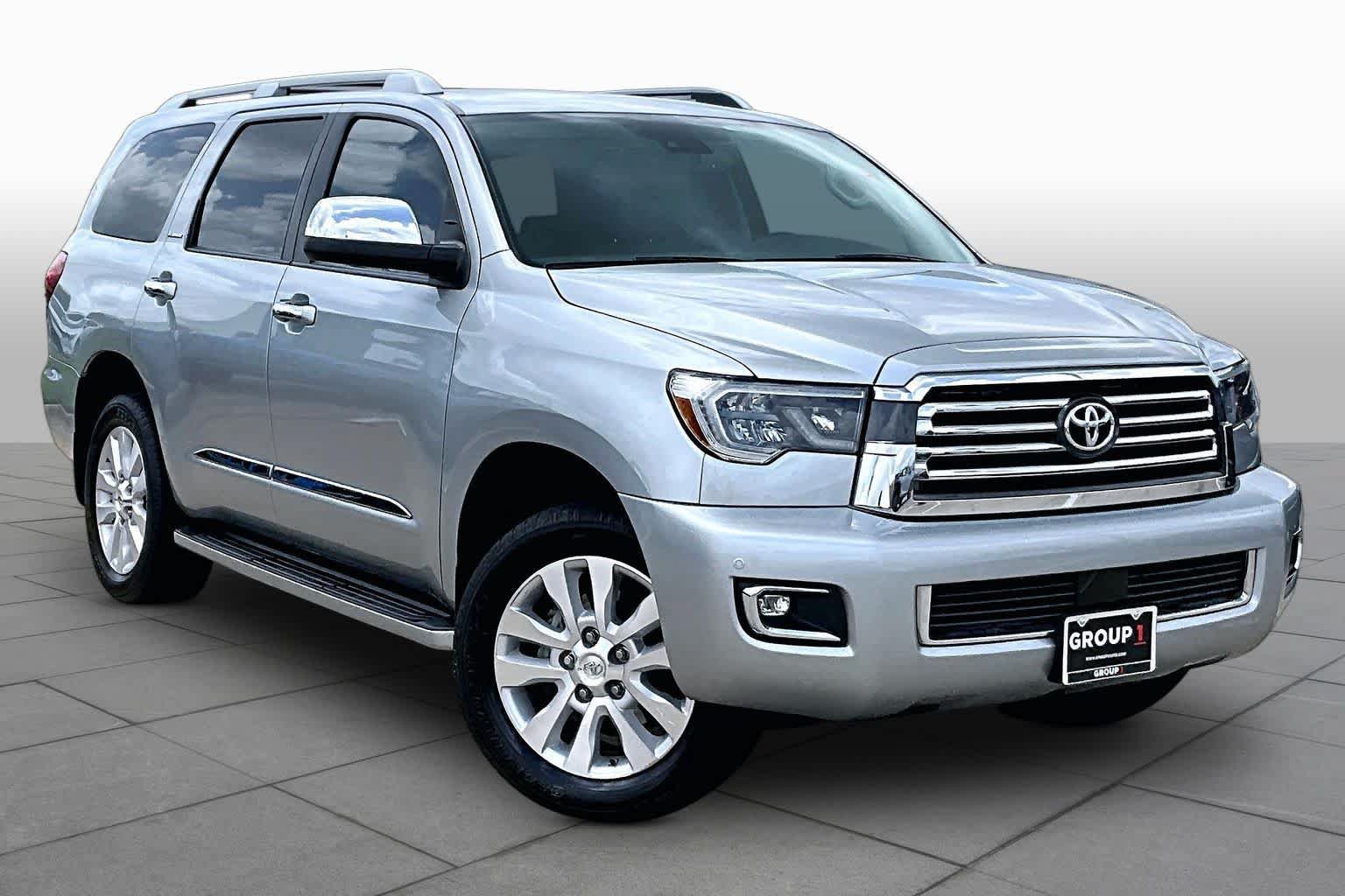 Used 2020 Toyota Sequoia Platinum RWD image 3