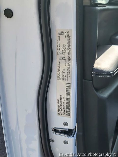 Certified 2025 Jeep Grand Cherokee Laredo w/ Luxury Tech Group I AWD/4WD image 33