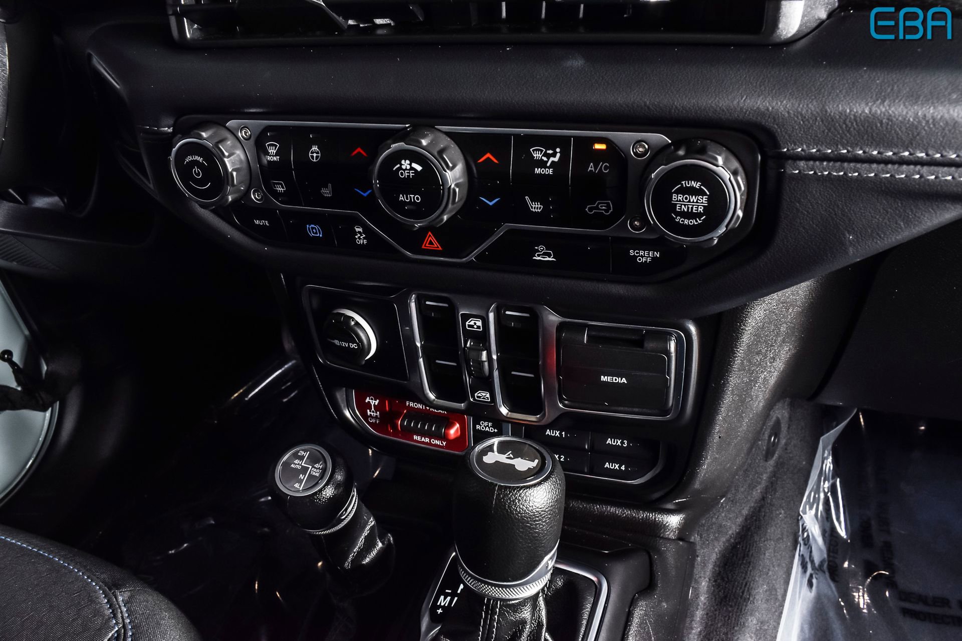 Used 2024 Jeep Wrangler Unlimited Rubicon 4xe w/ Technology Group image 27