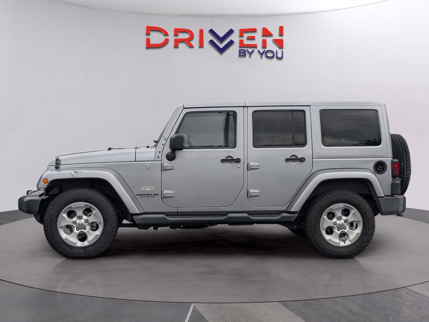 Used 2013 Jeep Wrangler Unlimited Sahara w/ Max Tow Pkg AWD/4WD image 2
