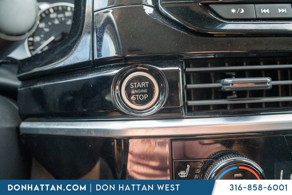 Used 2022 Nissan Pathfinder SV FWD image 10