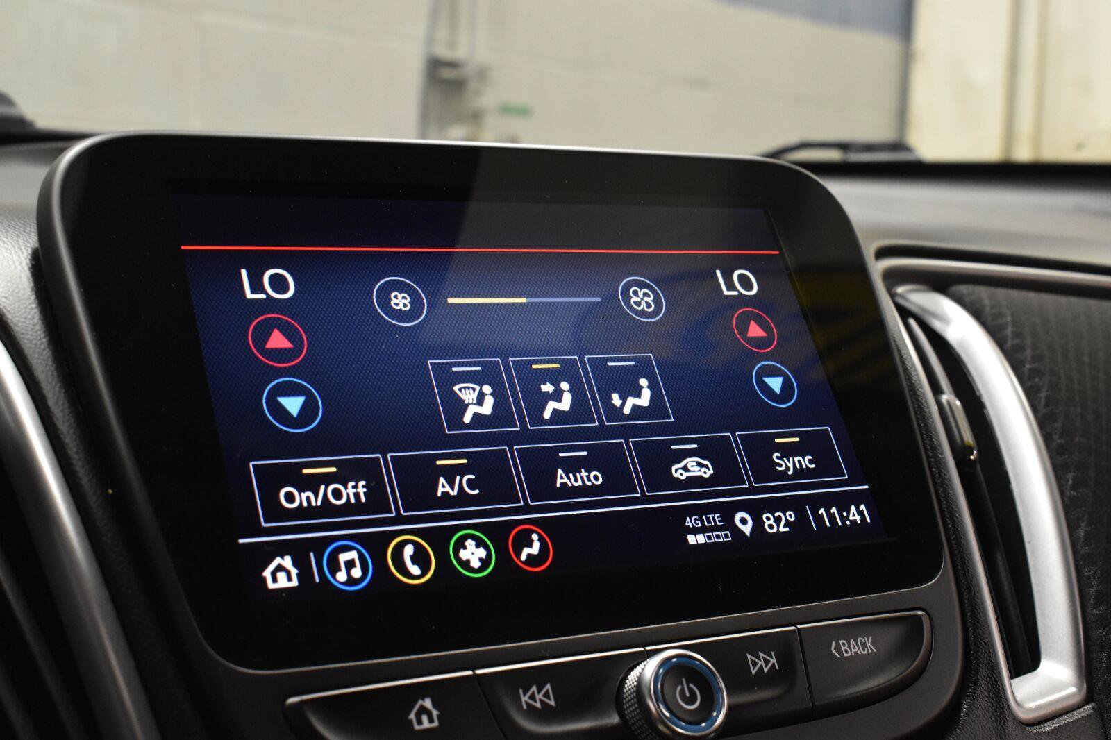 Used 2025 Chevrolet Malibu LT FWD image 15