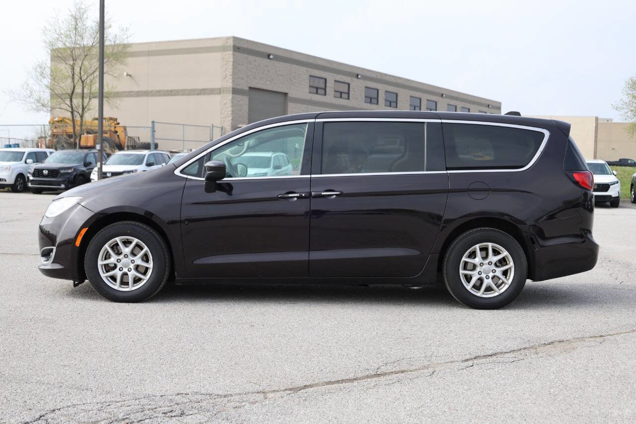 Used 2017 Chrysler Pacifica Touring Plus image 8