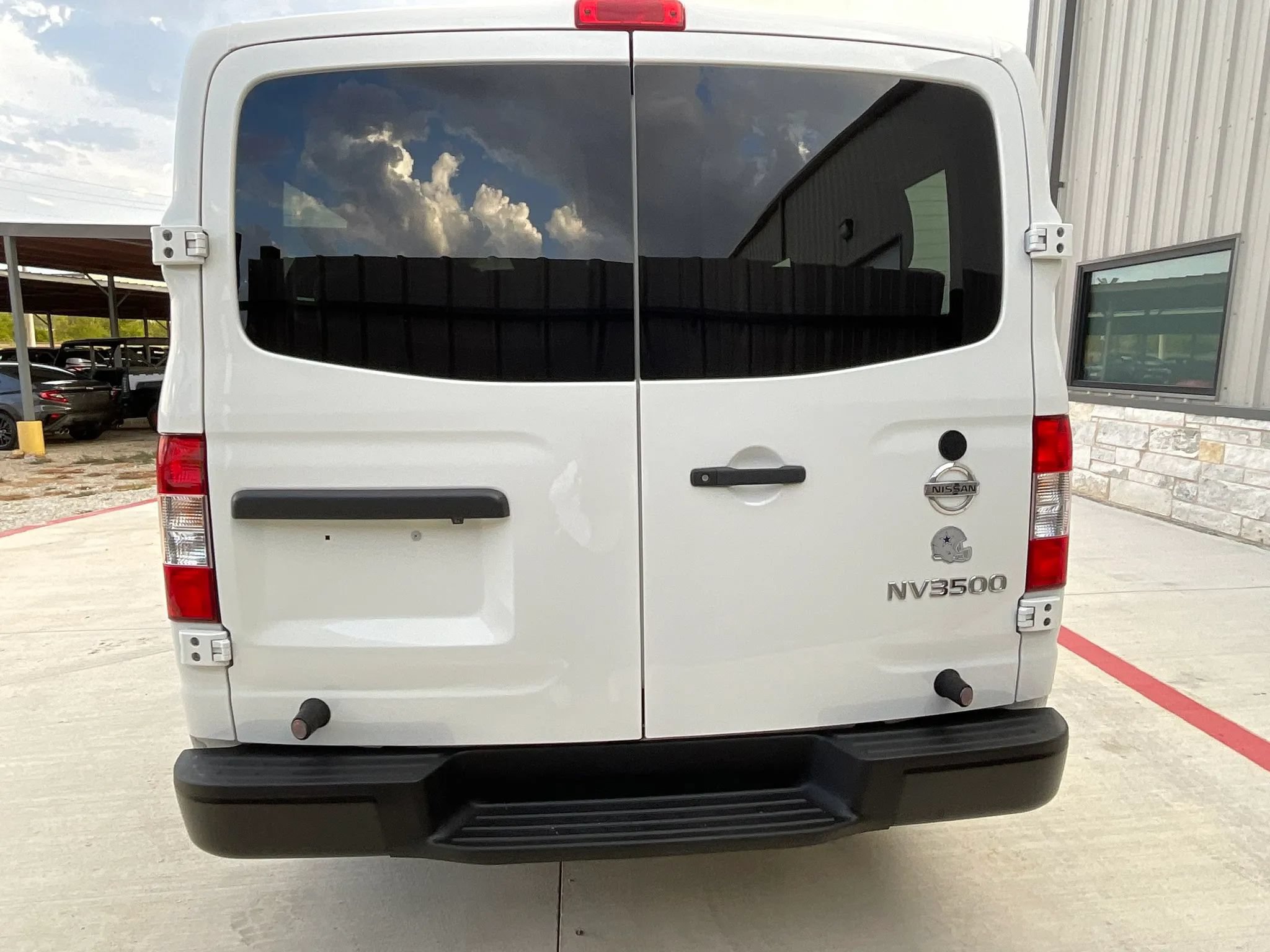 Used 2018 Nissan NV 3500 S RWD image 7