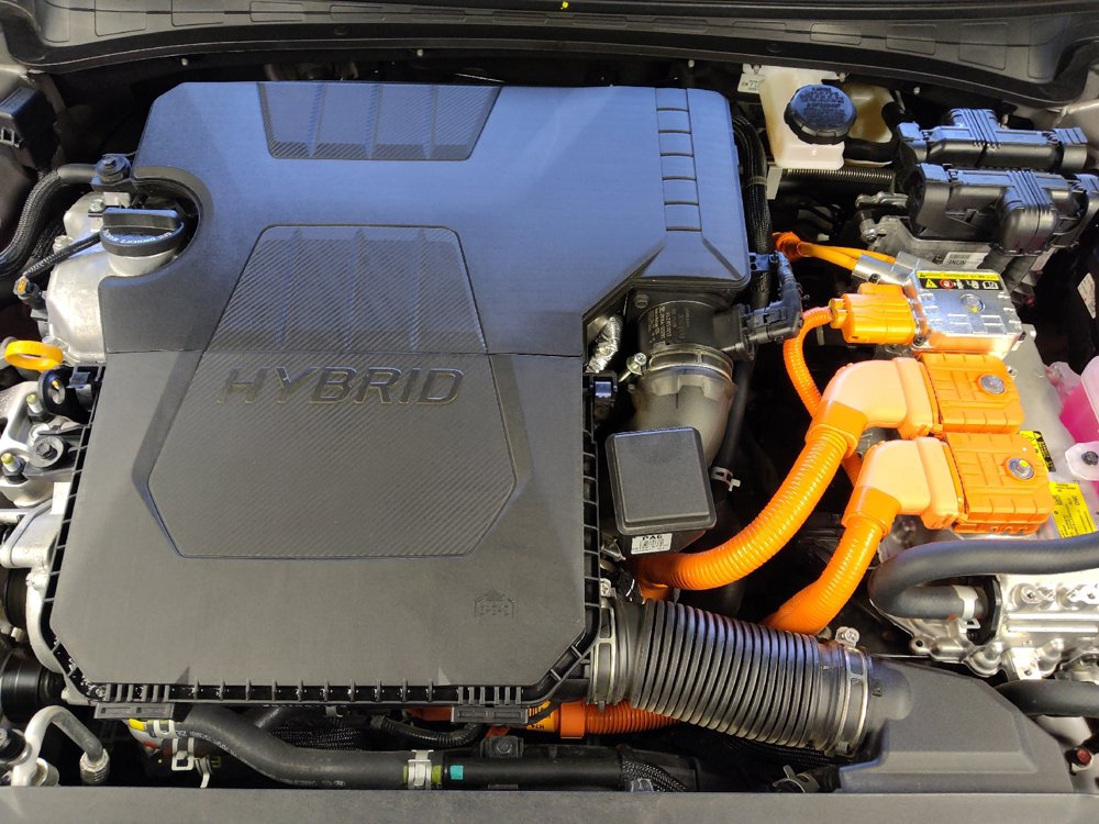 Used 2025 Hyundai Elantra Hybrid FWD image 30