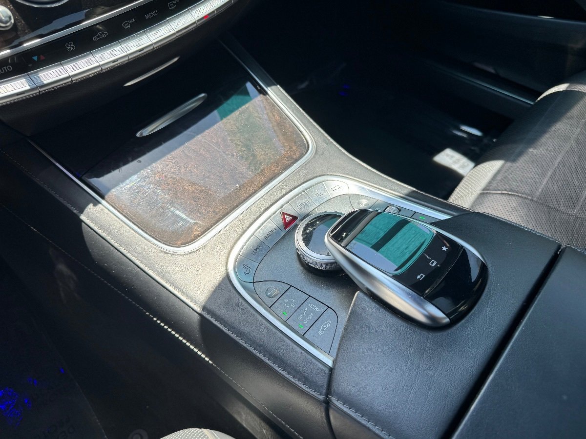 Used 2015 Mercedes-Benz S 550 Sedan w/ Sport Package image 19