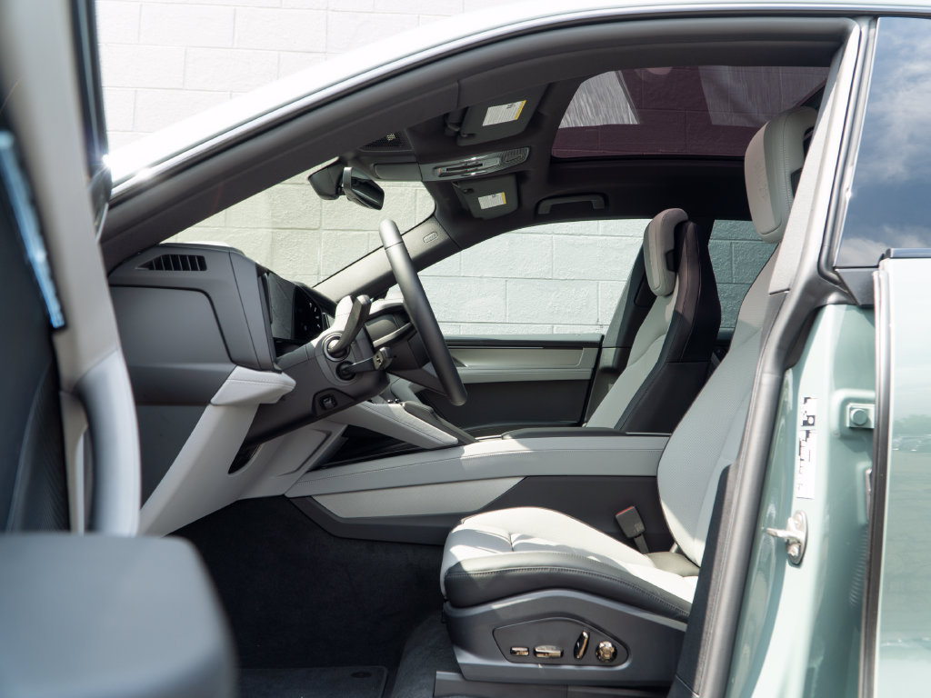New 2026 Porsche Cayenne Electric AWD/4WD image 18