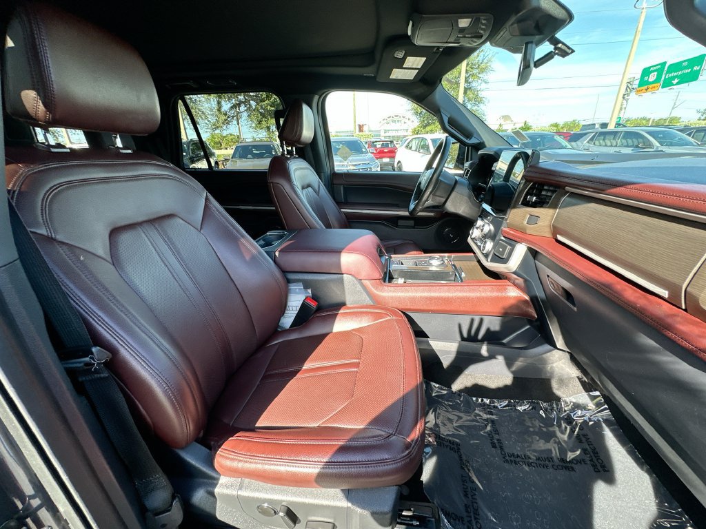 Used 2024 Ford Expedition Limited RWD image 29