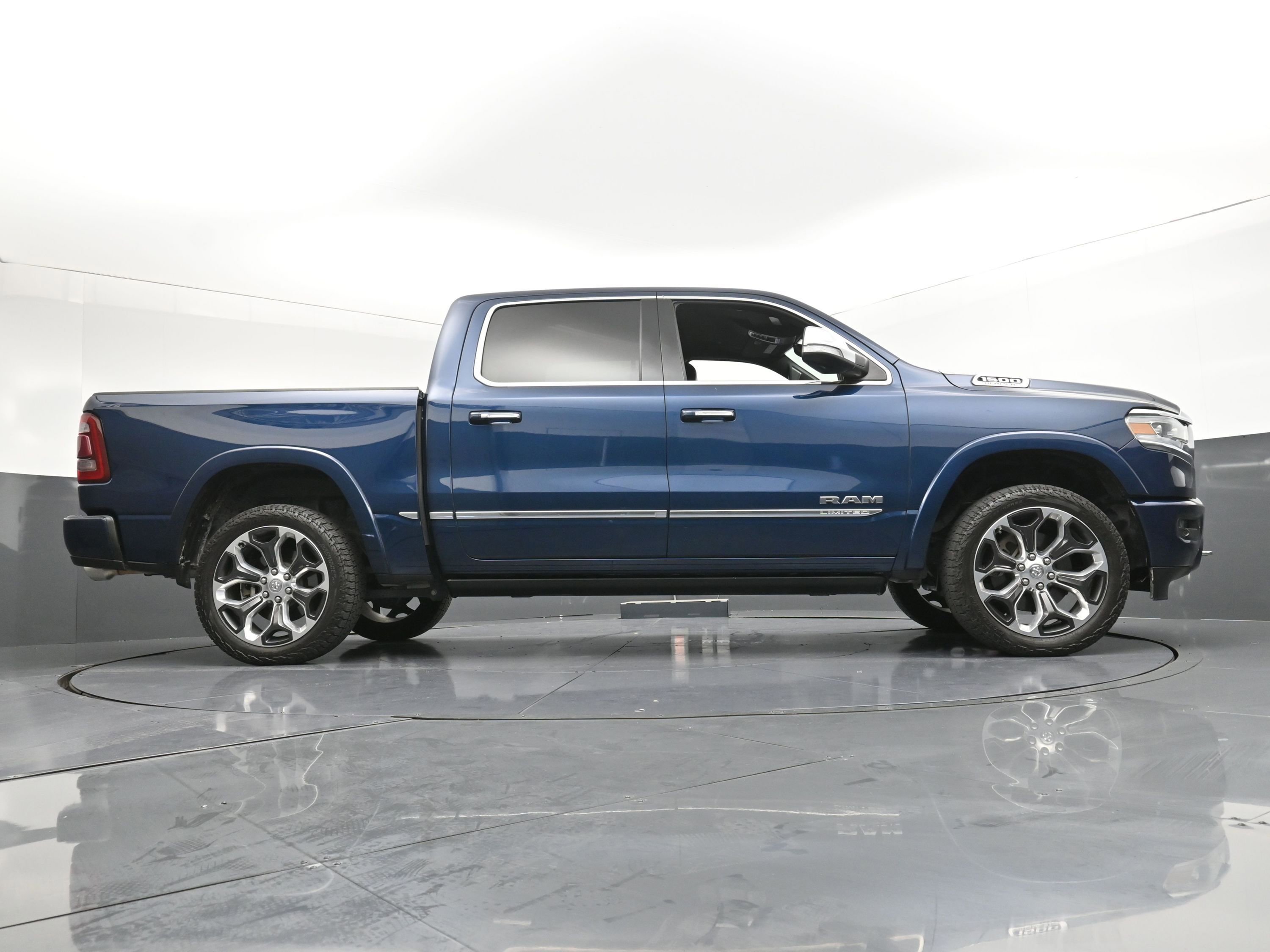 Used 2022 RAM 1500 Limited w/ Body Color Bumper Group image 30
